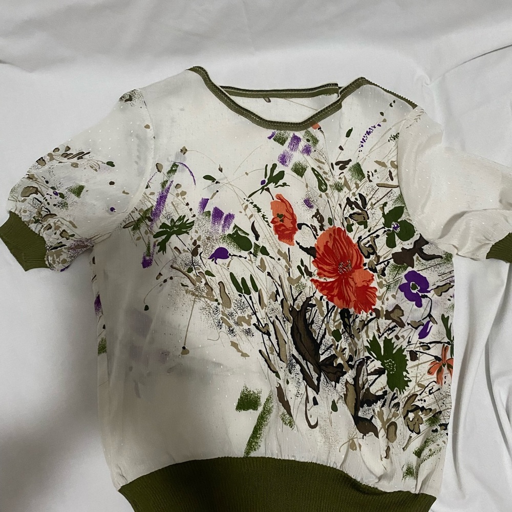 Women’s shirt